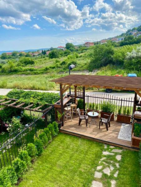 Mountain Breeze Villa